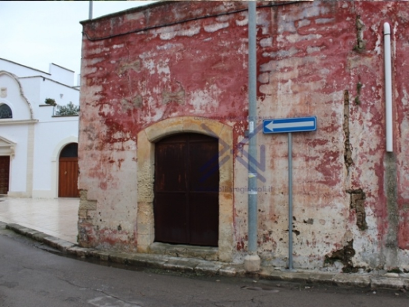 Casale in vendita nel centro di Carmiano