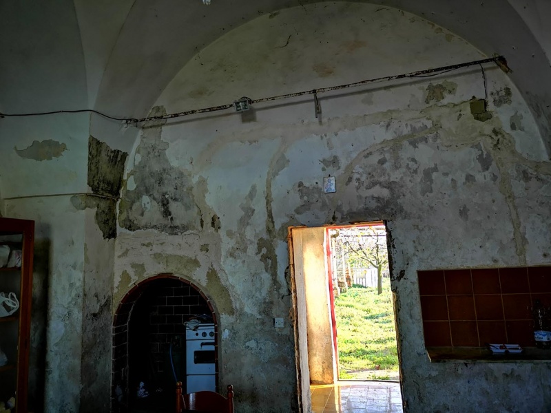 Vendesi casa rurale a Veglie con sei ettari di terreno agricolo